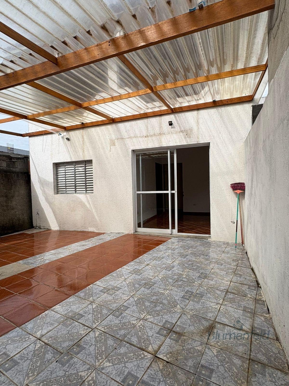 Casa à venda com 4 quartos, 4 banheiros, 6 vagas e 200m² no Nova Arujá, Arujá — foto principal
