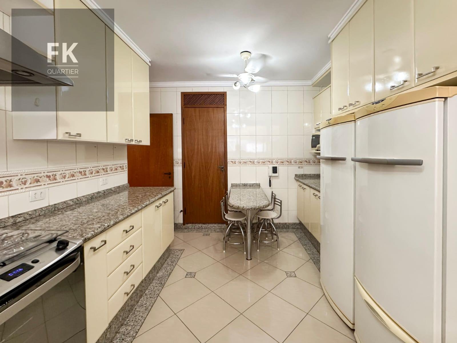 Casa à venda com 4 quartos, 4 suítes, 8 vagas e 1165m² no Alphaville Residencial Um, Barueri (SP) — foto 11 de 30