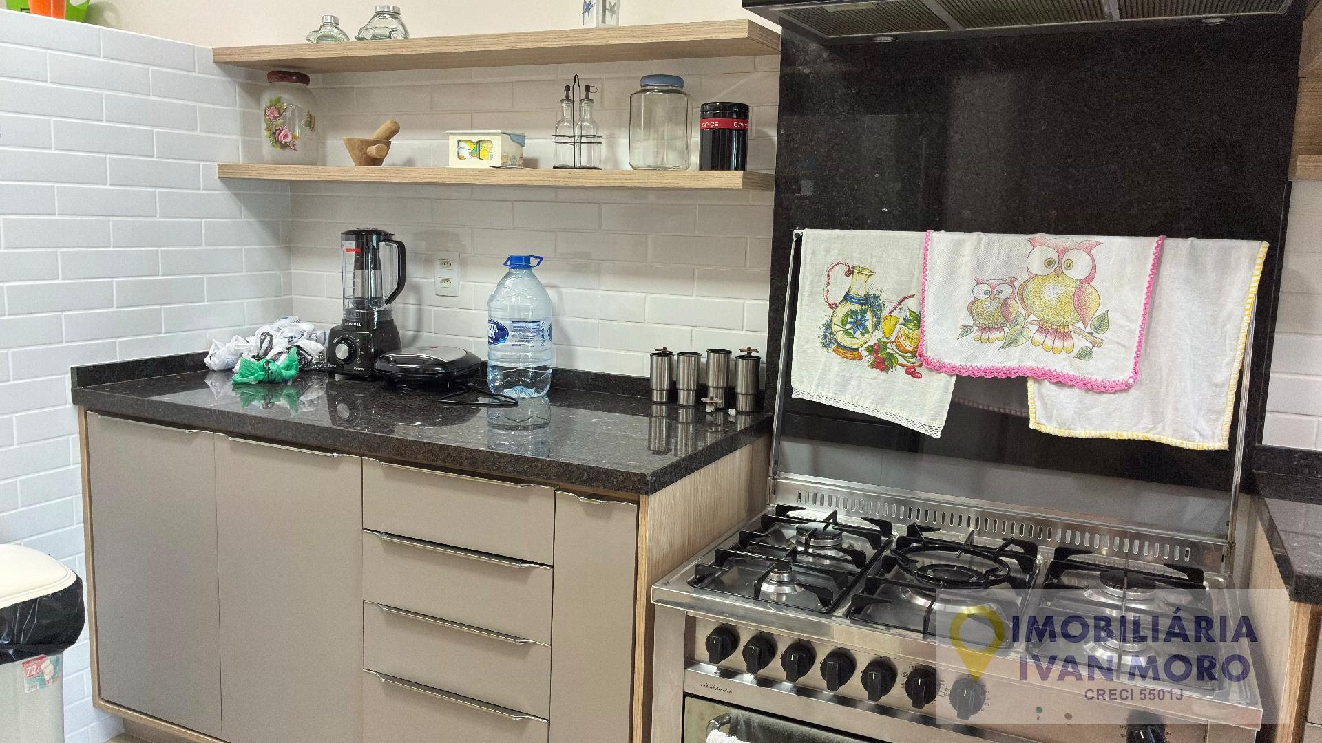 Casa para alugar com 6 quartos, 1 suíte, 2 vagas e 270m² no Daniela, Florianópolis (SC) — foto 28 de 30