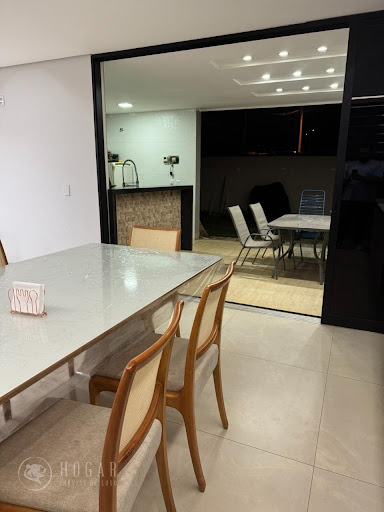 Casa à venda no Villagio Toscana, Goiânia: 5 quartos, 3 suítes, 6 banheiros, 376m². Confira!