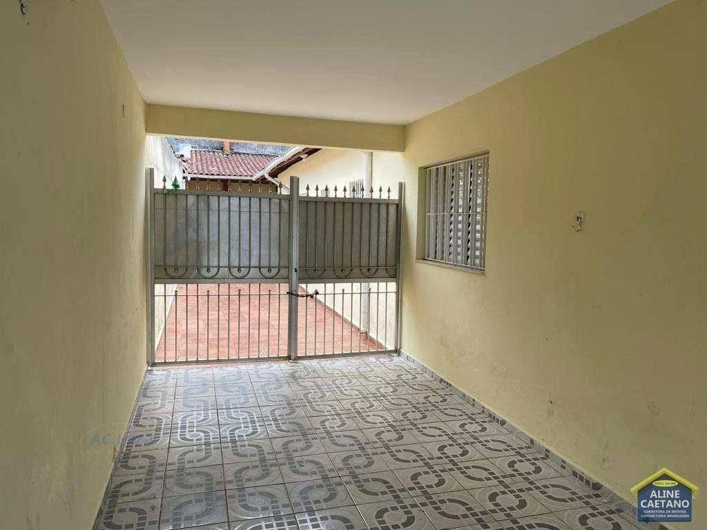 Casa à venda com 4 quartos, 3 banheiros, 5 vagas e 124m² no Solemar, Praia Grande (SP) — foto 13 de 17