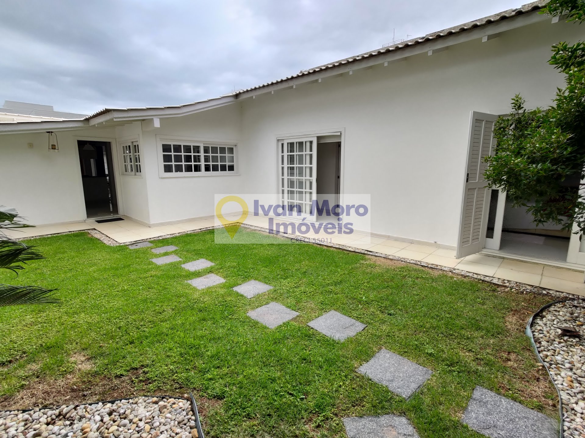 Casa à venda com 4 quartos, 4 suítes, 2 vagas e 200m² no Jurerê Internacional, Florianópolis (SC) — foto 27 de 30