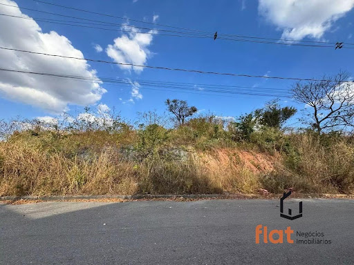 Lote à venda no bairro Castelo Branco, Pará de Minas