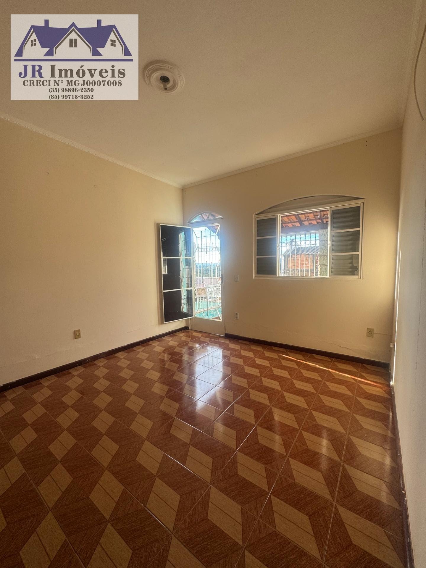 Casa à venda com 2 quartos, 1 banheiro, 2 vagas e 137m² no Bairro Santa Barbara, Piranguinho (MG) — foto 4 de 15