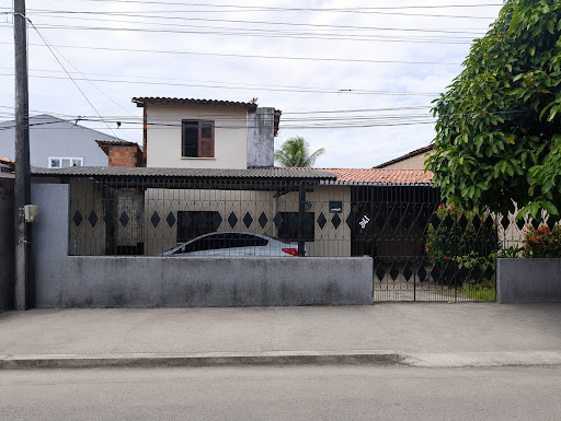 Casa Duplex para Alugar | 4 Quartos | Garagem para 4 Carros | Quintal | Excelente Localização em Fortaleza