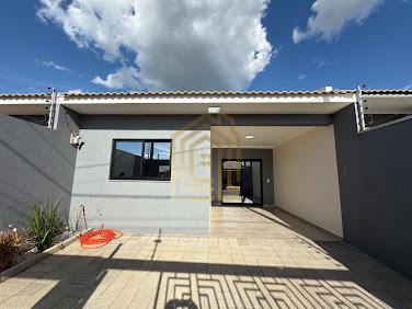 Linda casa no Loteamento Recanto dos Pássaros, no Bairro Floresta com suite e 2 dois quartos com 3 vagas de garagem 1 coberta e 2 descoberto,  churrasqueira 