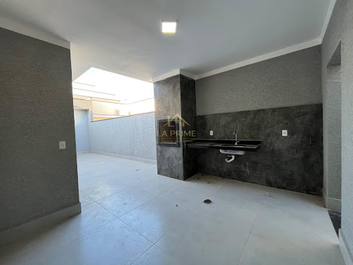 Casa à venda no Condomínio Villagio Wanel – Sorocaba/SP 140m² de área construída, 03 dormitórios, sendo 01 suíte e 04 vagas de garagem.