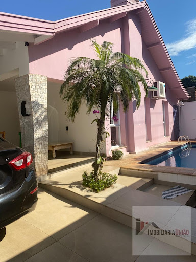 Casa em Jardim Umuarama  -  Santa Cruz do Rio Pardo