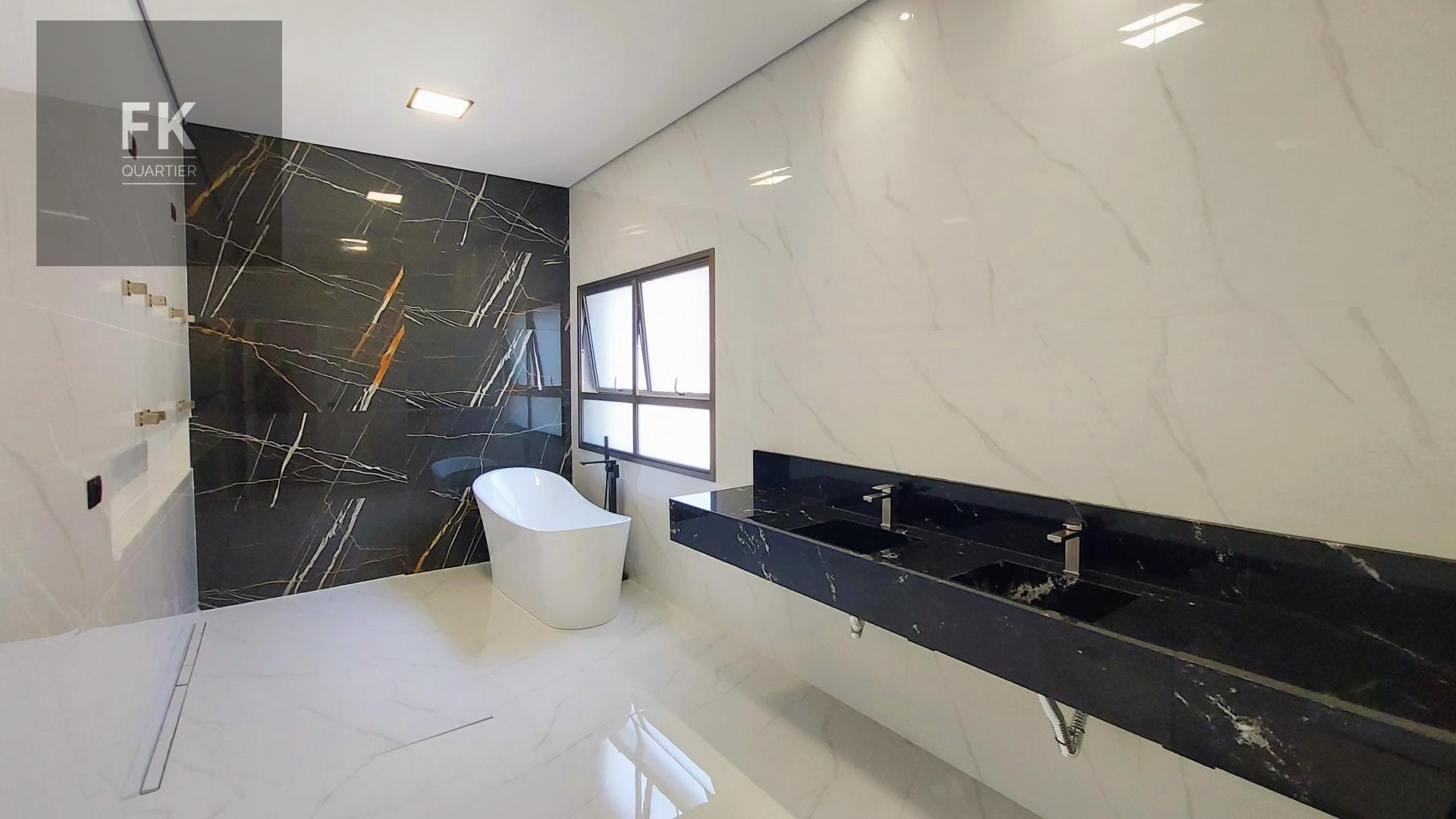 Casa à venda com 3 quartos, 3 suítes, 6 vagas e 265m² no Suru, Santana de Parnaíba (SP) — foto 9 de 27