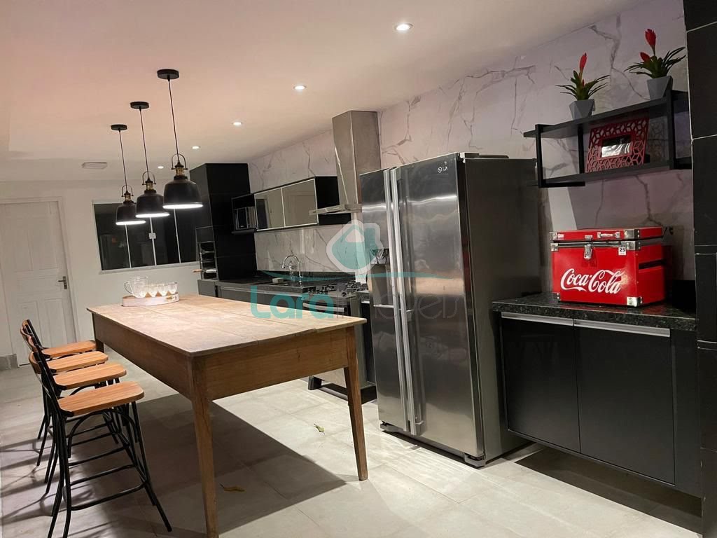 Casa à venda com 4 quartos, 4 suítes, 3 vagas e 600m² no Extensão do Bosque, Rio das Ostras (RJ) — foto 15 de 30