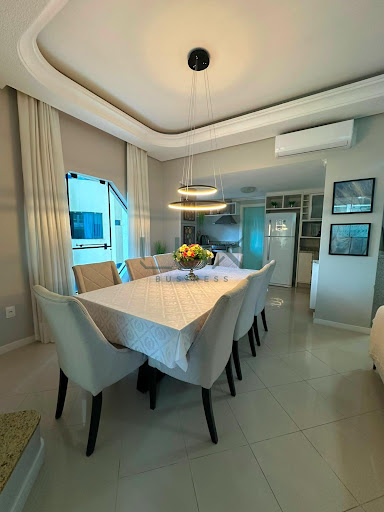 Apartamento para temporada mobiliado a 50 metros do mar 