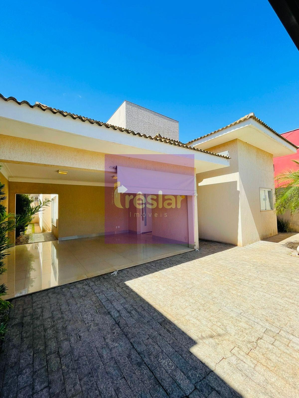 Casa à venda com 3 quartos, 3 banheiros, 4 vagas e 206m² no Jardim dos Ipês, Três Lagoas — foto principal