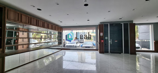 Casa Comercial em Vila Adyana  -  São José dos Campos