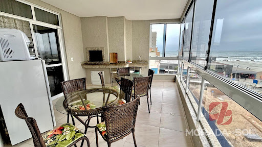 3 QUARTOS E 2 SUÍTES COM VISTA MAR