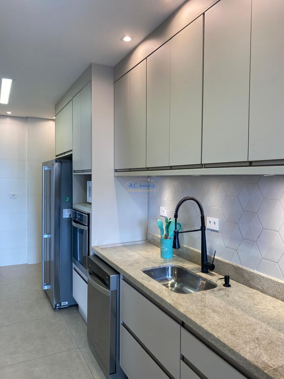 Apartamento à venda com 3 quartos, 3 suítes, 2 vagas e 145m² no Guilhermina, Praia Grande (SP) — foto 22 de 30