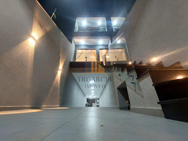 Casa Sobrado em Penha de França - São Paulo: 3 Suítes, 5 Banheiros e 210m² de Área Útil por R$1.470.000 para Venda e Locação