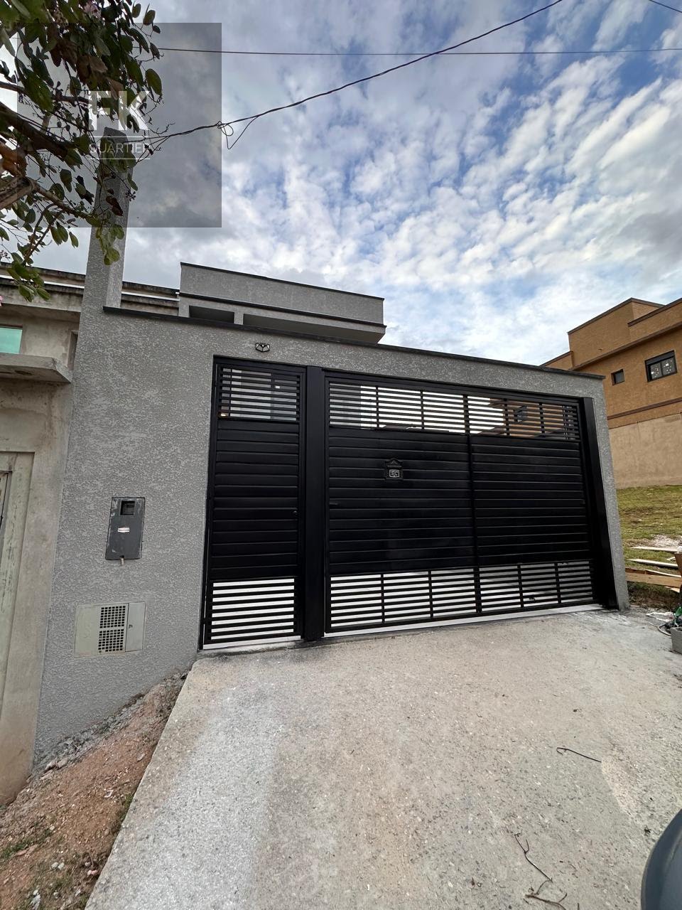Casa à venda com 3 quartos, 3 banheiros, 2 vagas e 131m² no Villas do Jaguari, Santana de Parnaíba — foto principal