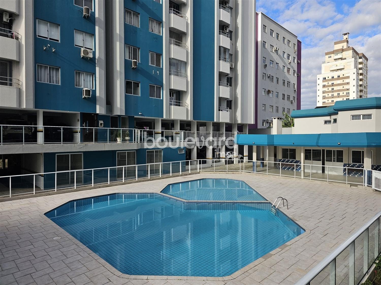 Apartamento à venda com 2 quartos, 1 banheiro, 1 vaga e 60m² no Barreiros, São José (SC) — foto 18 de 19