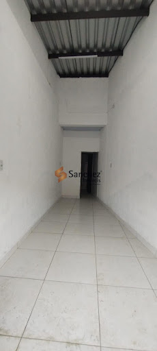 Salão no Centro em Mogi das Cruzes com 1 banheiro