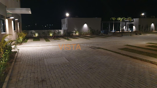 ESTACIONAMENTO E ÁREA DE LAZER 