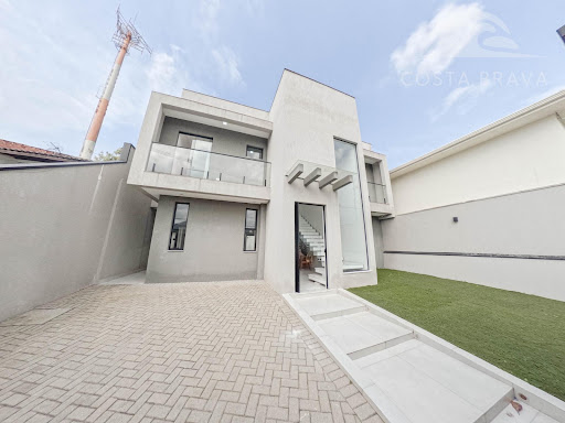 Casa Alto Padrão Bom Retiro: Conforto e Sofisticação 273m²
