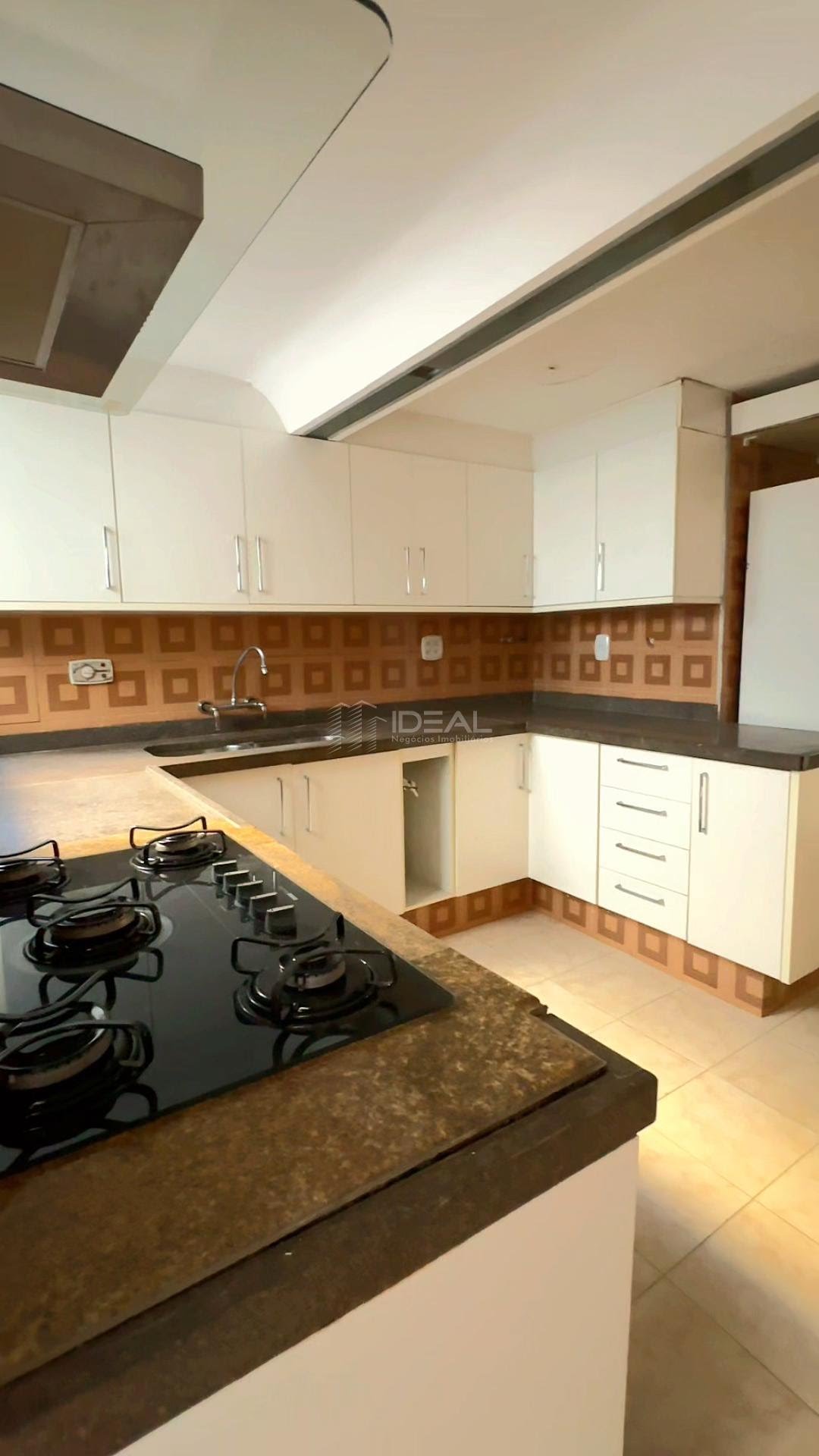 Apartamento à venda com 3 quartos, 2 suítes, 4 vagas e 378m² no Jardim Carioca, Campos dos Goytacazes (RJ) — foto 21 de 25