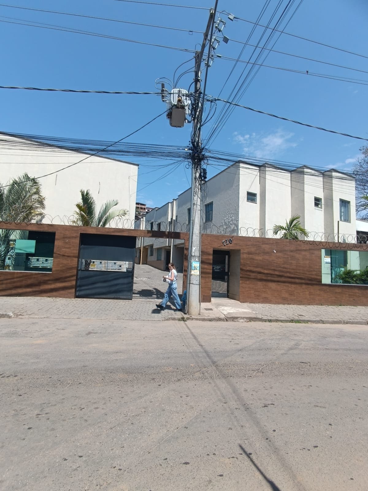 Casa em Esperança, Ipatinga: 3 Dormitórios e 1 Suíte