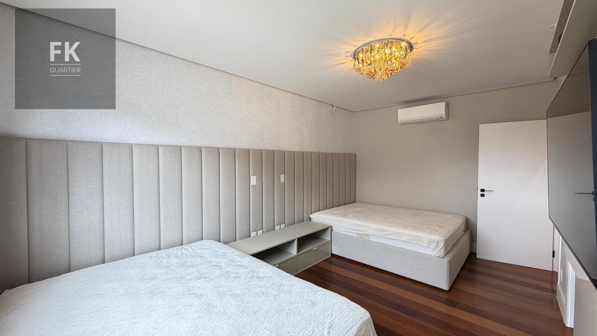 Casa à venda com 5 quartos, 5 suítes, 4 vagas e 350m² no Alphaville Residencial Dois, Barueri (SP) — foto 29 de 30