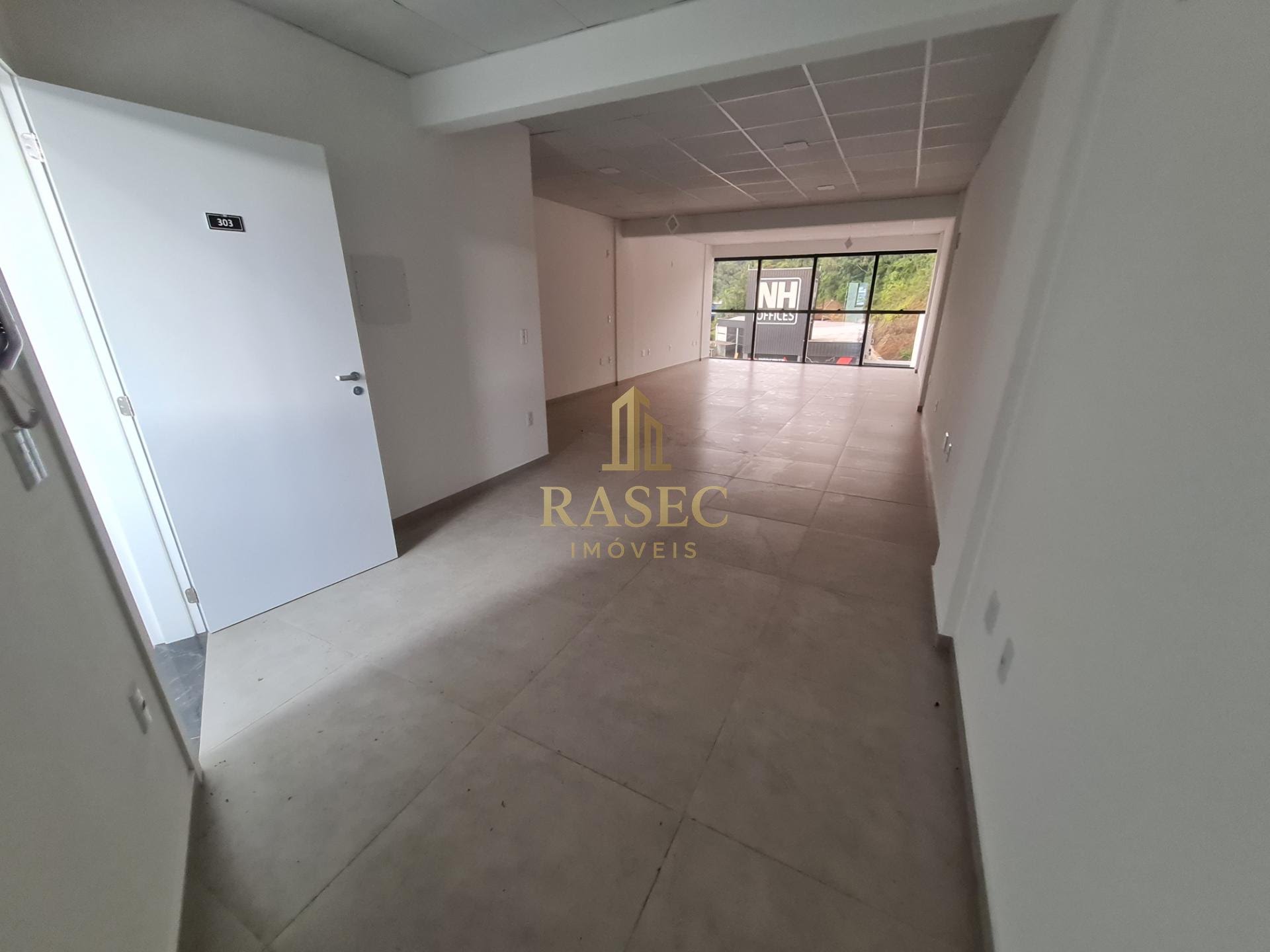 Comercial para alugar com 1 banheiro, 1 vaga e 57m² no Souza Cruz, Brusque (SC) — foto 2 de 4