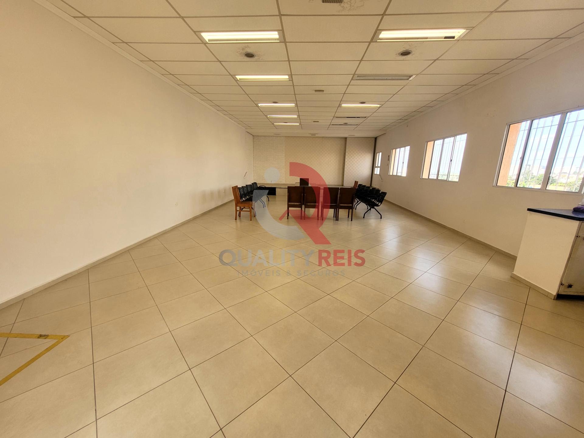 Loja-Salão, 251 m² - Foto 1