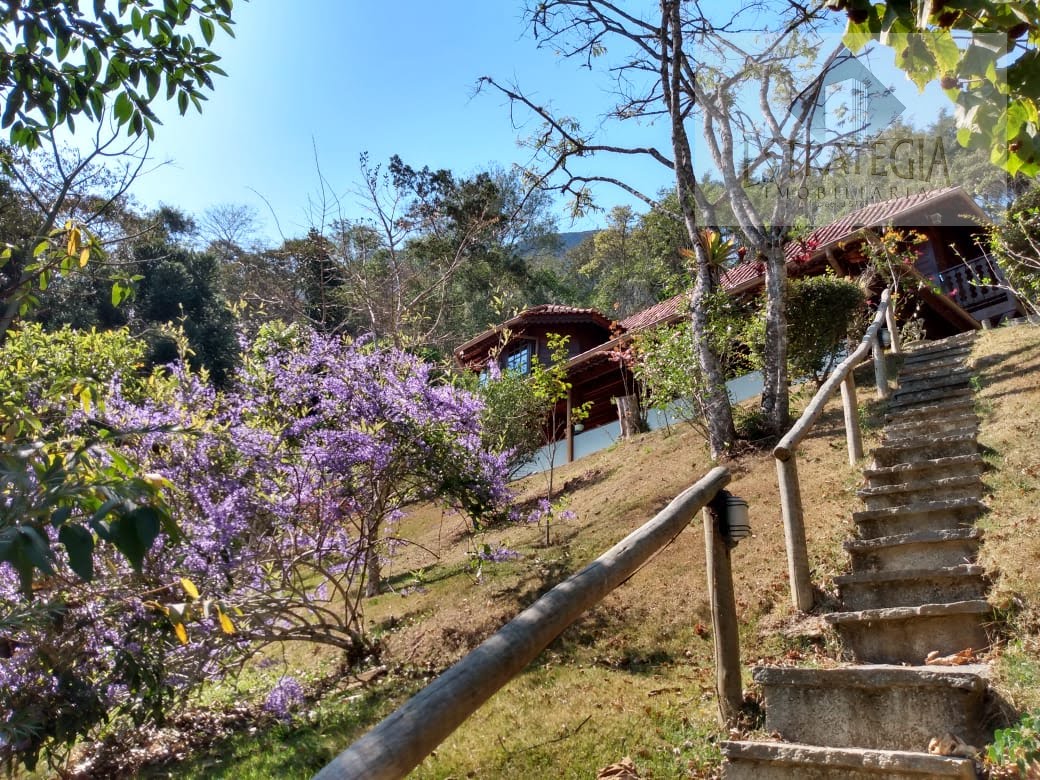 Casa à venda com 3 suítes, 4 vagas e 134m² no Samambaia, Petrópolis (RJ) — foto 14 de 21