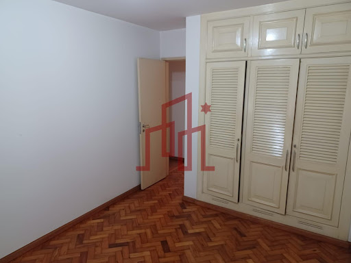Apartamento à venda no Leblon, RJ: 130m², 3 quartos, 2 banheiros. Oportunidade por R$ 3.550.000!