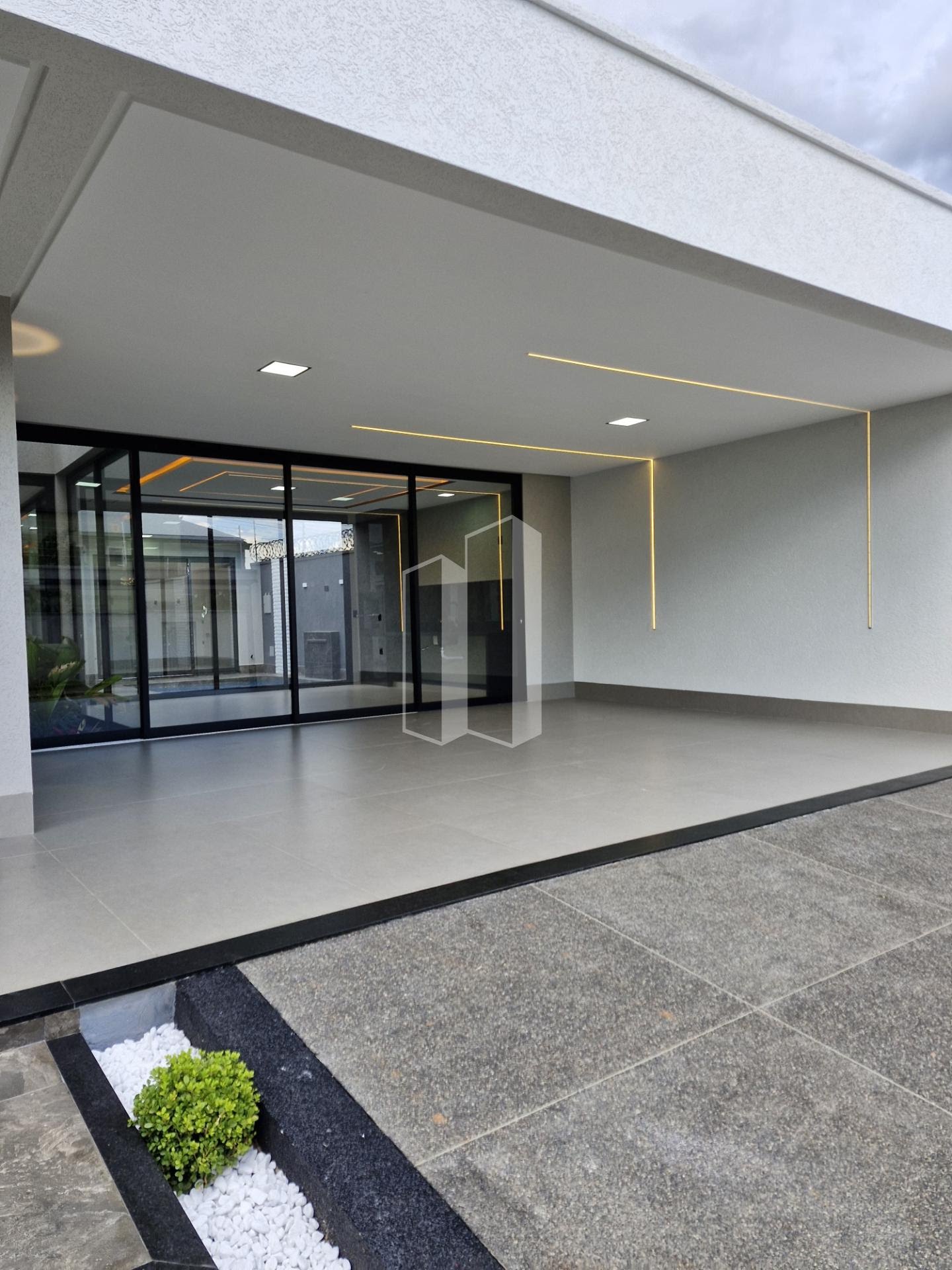 Casa à venda com 4 quartos, 4 suítes, 4 vagas e 238m² no Moinho dos Ventos, Goiânia (GO) — foto 10 de 11