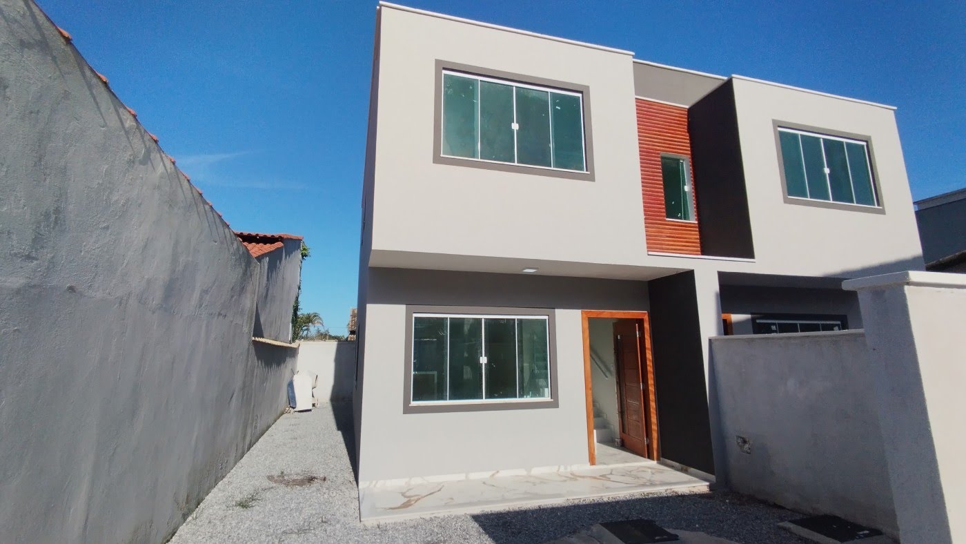 Casa à venda com 2 quartos, 3 banheiros, 1 vaga e 130m² no Costazul, Rio das Ostras — foto principal
