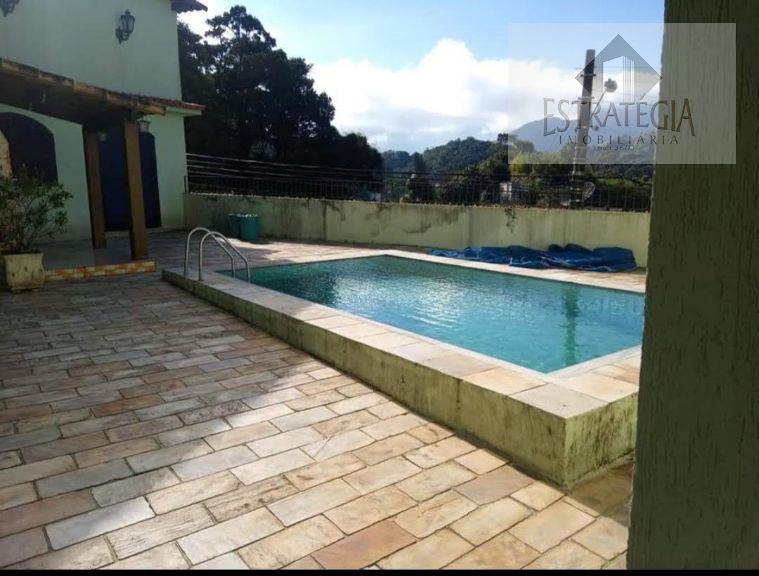 Casa à venda com 5 quartos, 2 suítes, 6 vagas e 440m² no Valparaíso, Petrópolis (RJ) — foto 28 de 30