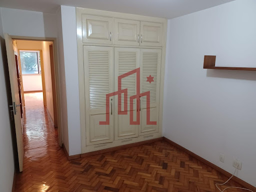 Apartamento à venda no Leblon, RJ: 130m², 3 quartos, 2 banheiros. Oportunidade por R$ 3.550.000!