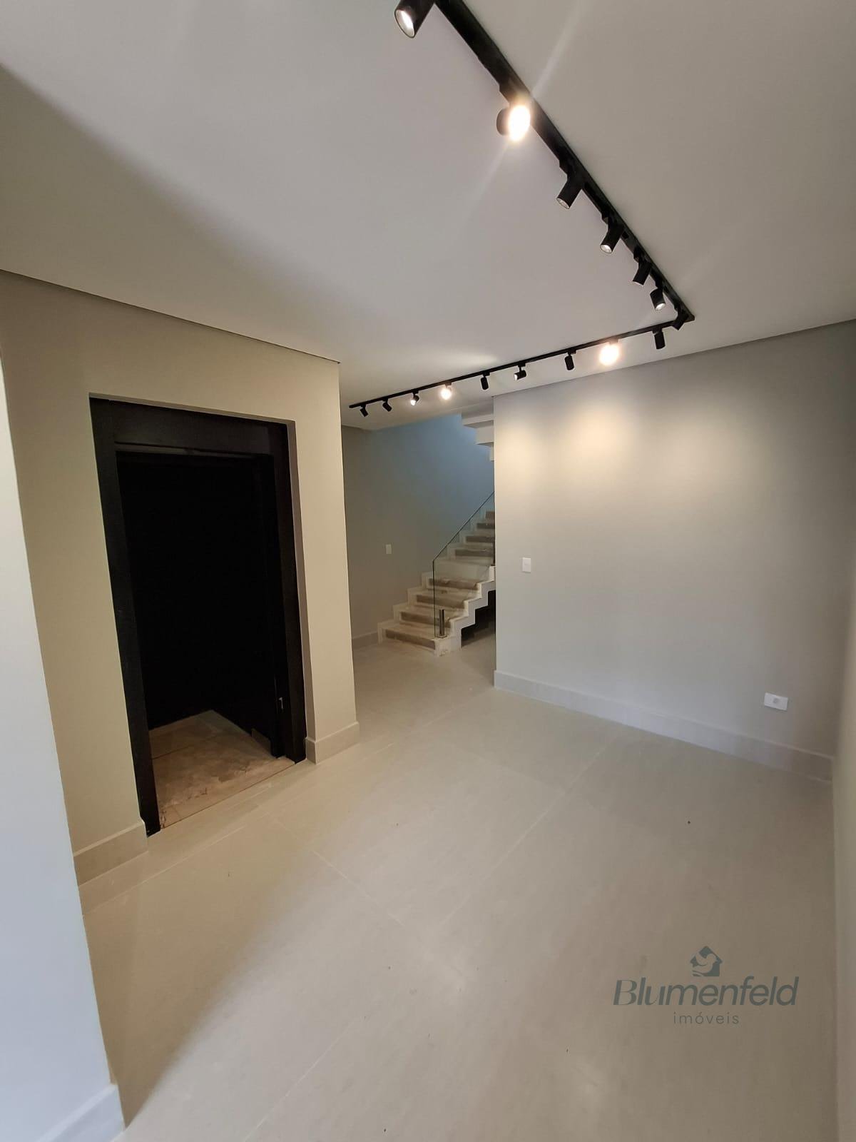 Casa à venda com 2 quartos, 2 suítes, 2 vagas e 355m² no Condomínio Real Park, Arujá (SP) — foto 8 de 15
