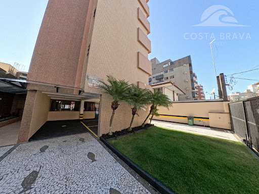 Apartamento Sonhos em Caiobá: Praticidade e 3 quadras do mar