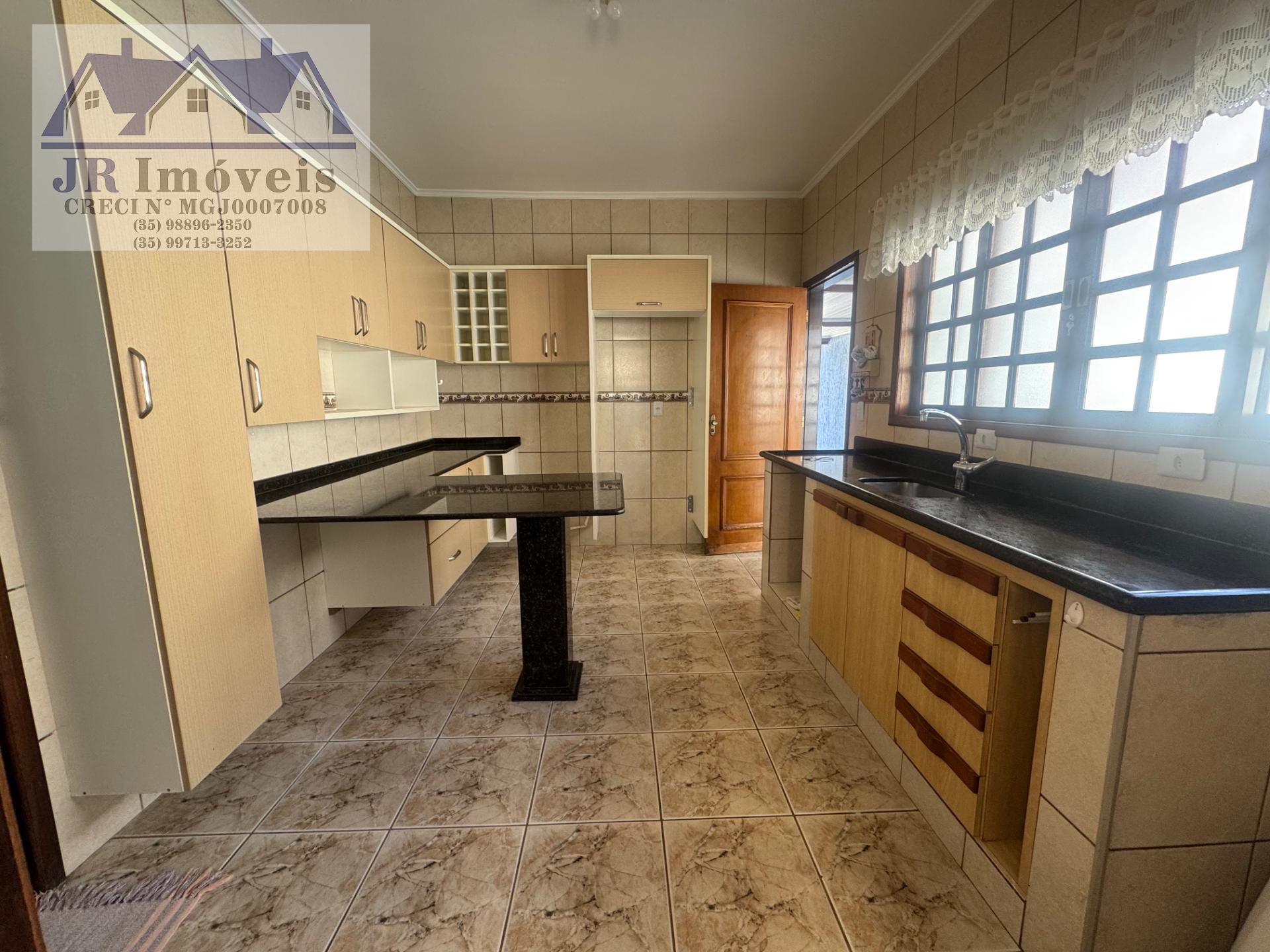 Casa à venda com 3 quartos, 1 suíte, 1 vaga e 360m² no Nossa Senhora da Agonia, Itajubá (MG) — foto 9 de 30