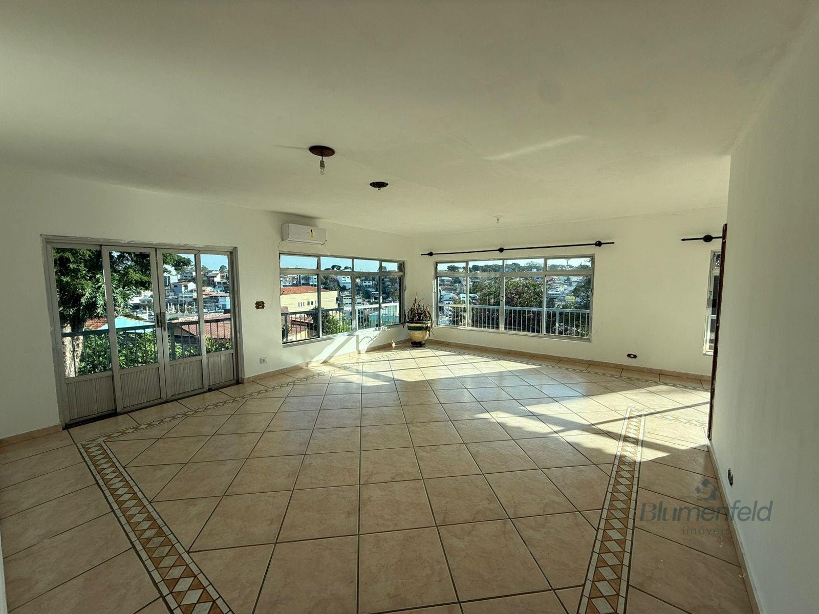 Casa à venda com 3 quartos, 1 suíte e 8 vagas no Jardim Planalto, Arujá (SP) — foto 9 de 30