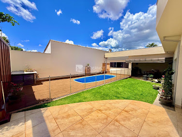 Casa em Loteamento Brasiliense  -  Catalão