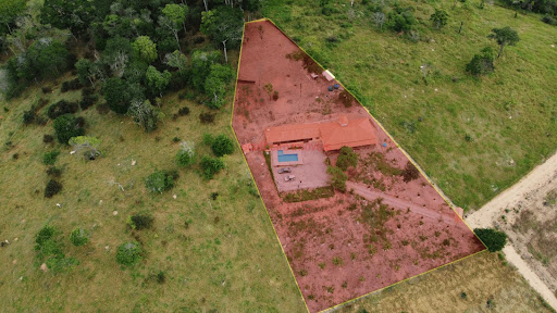 Área de 5.500m²