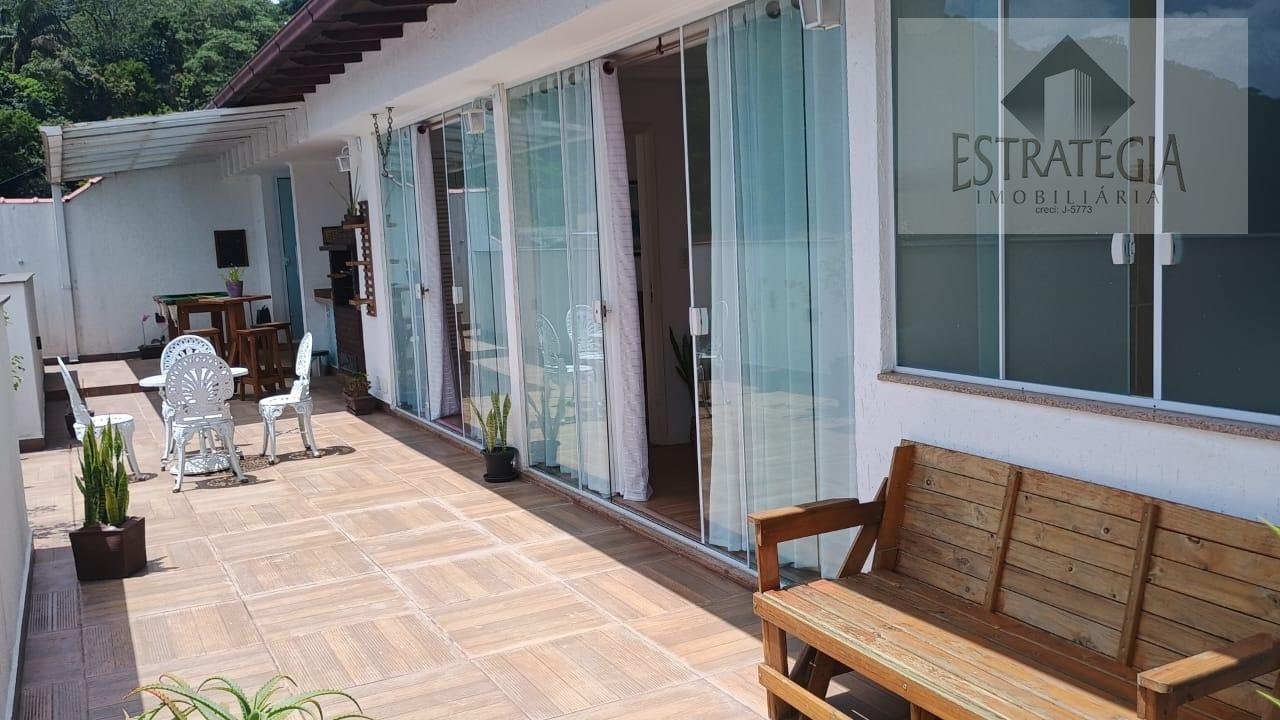Apartamento à venda com 3 quartos, 1 suíte e 2 vagas no Bingen, Petrópolis (RJ) — foto 8 de 9