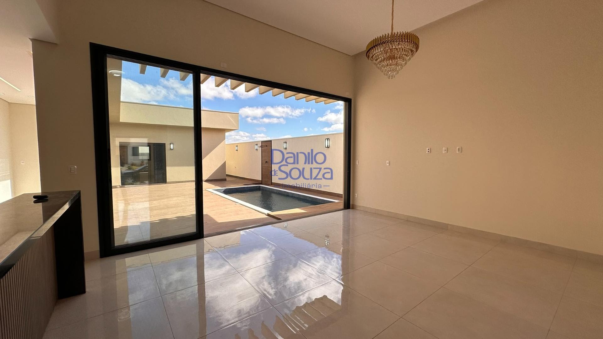 Casa à venda com 3 suítes, 4 vagas e 360m² no Villagio Park, Araxá (MG) — foto 7 de 18