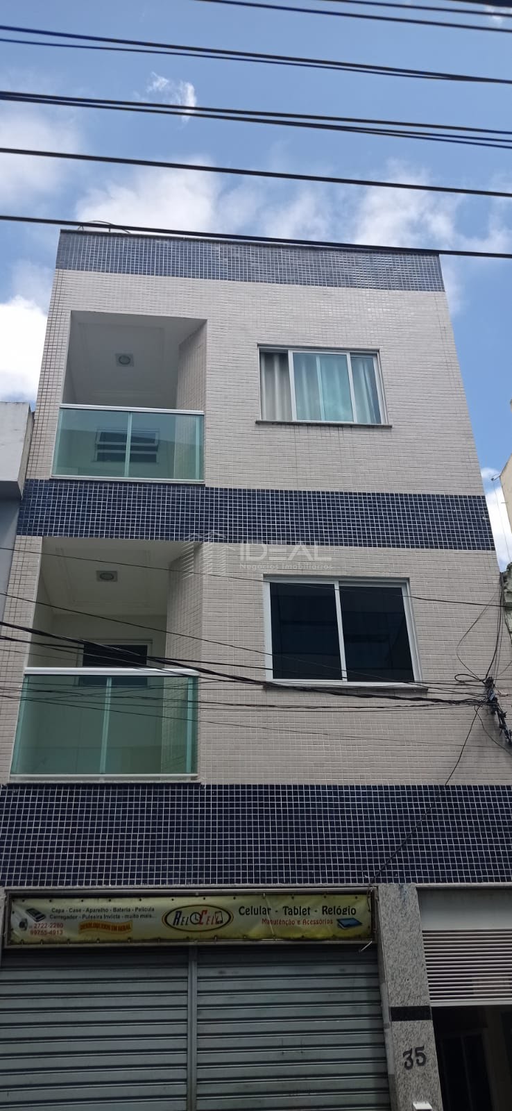 Vendo 04 apartamentos de 01 quarto no centro, sendo 02 com sacada e 02 com pequena área externa de ventilação cod 16414