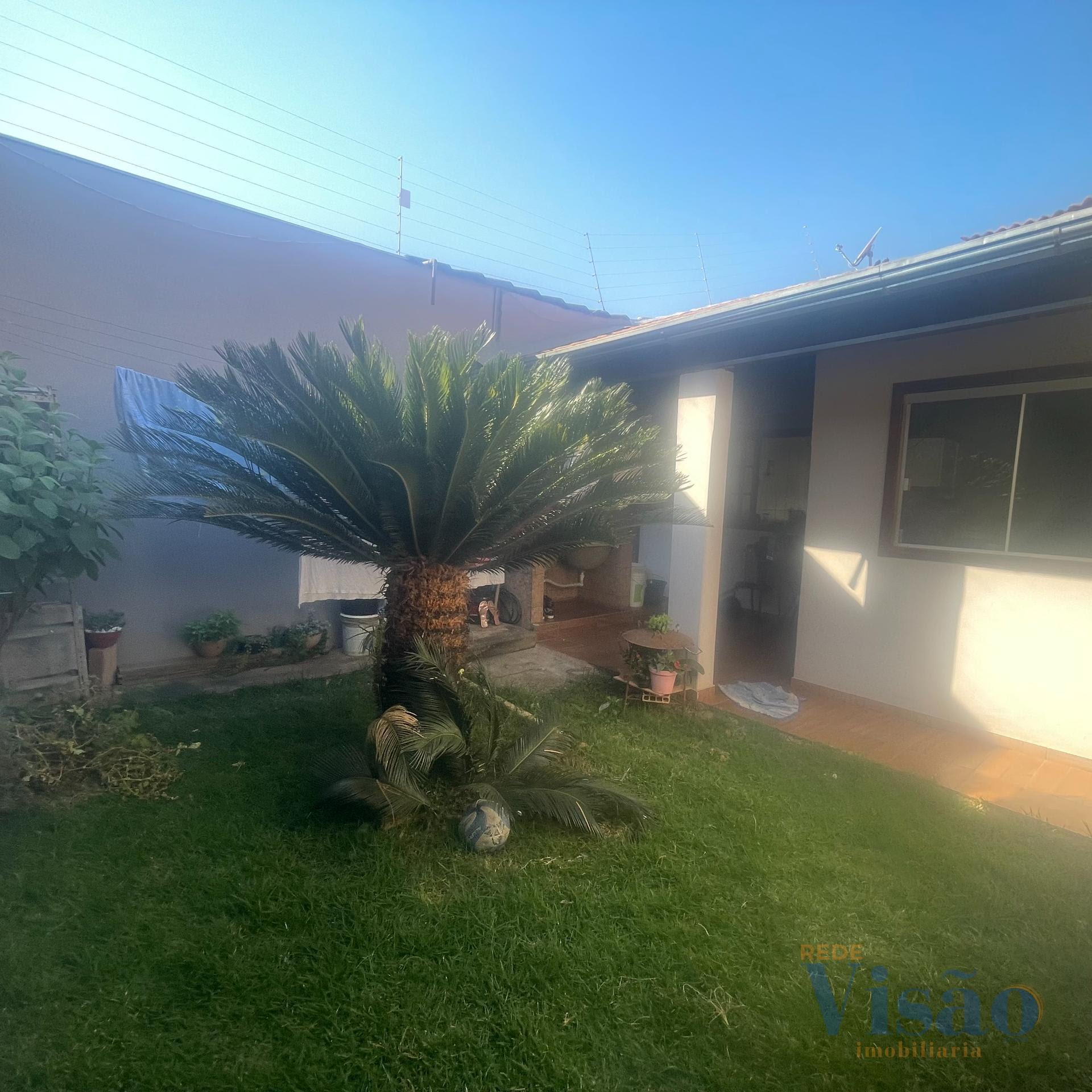Casa à venda com 3 quartos, 1 banheiro, 2 vagas e 150m² no Bairro Vila Mariana, Paracatu — foto principal