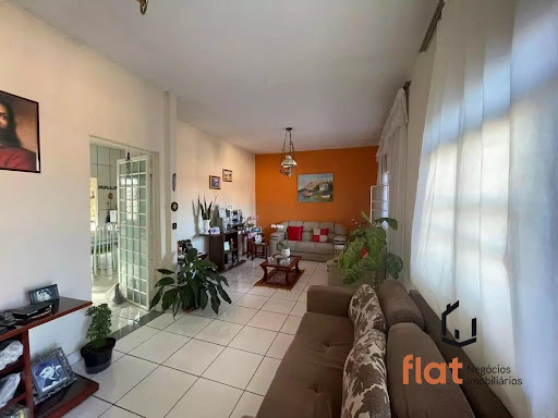Casa à Venda no bairro São José, Pará de Minas – 2 Quartos, 129m²