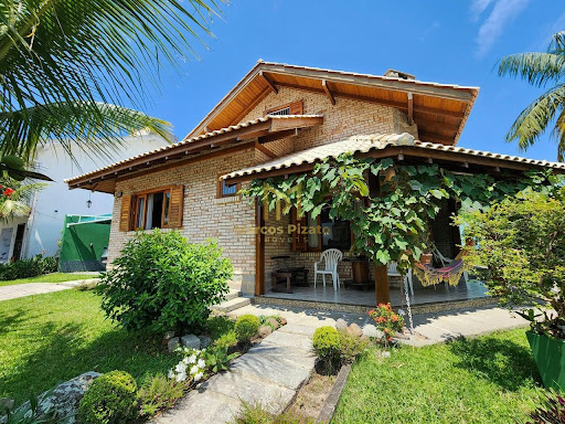 casa linda com piscina.