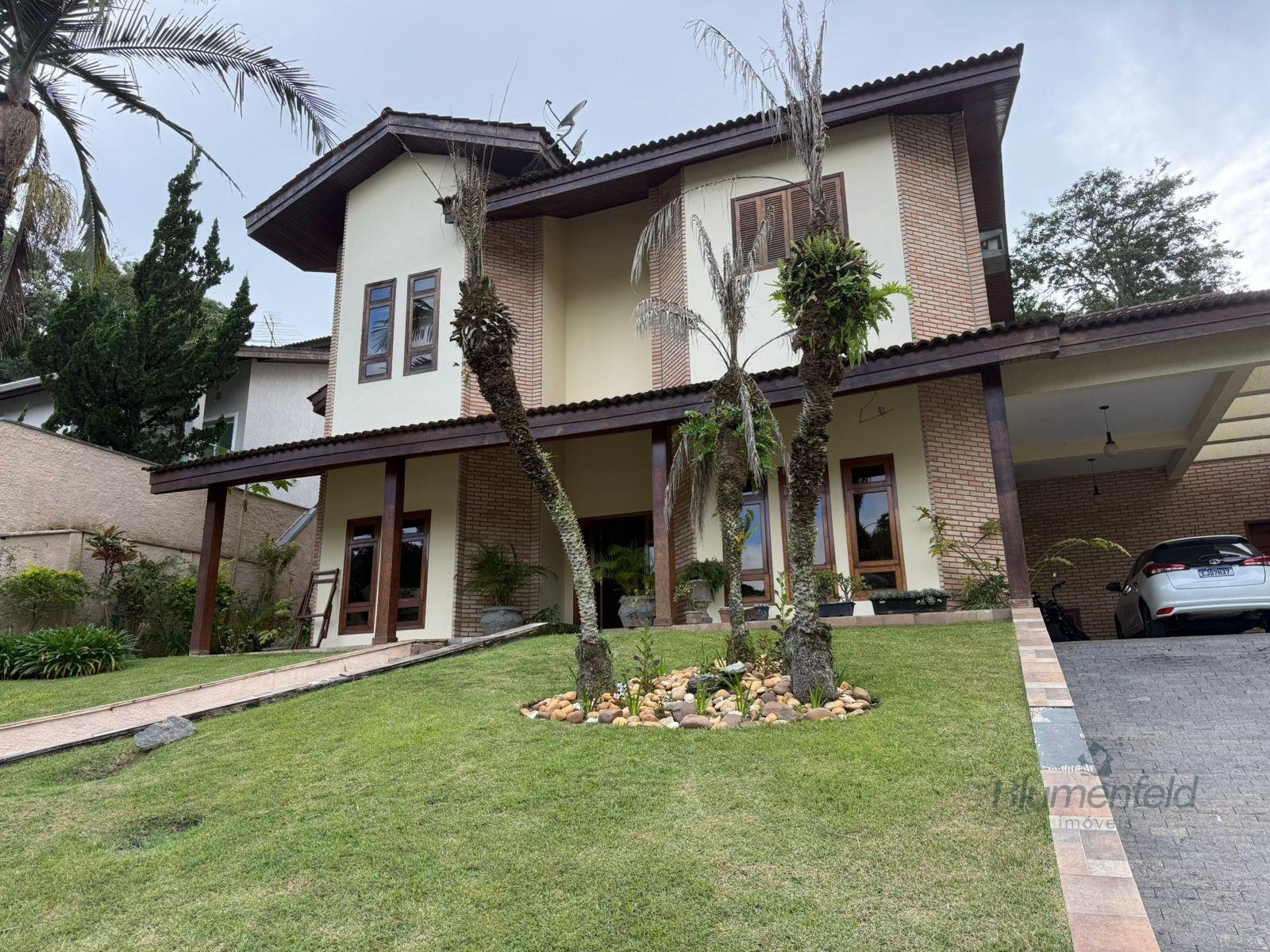 Casa à venda com 3 suítes, 4 vagas e 369m² no Condominio Arujazinho I II III, Arujá (SP) — foto 2 de 30