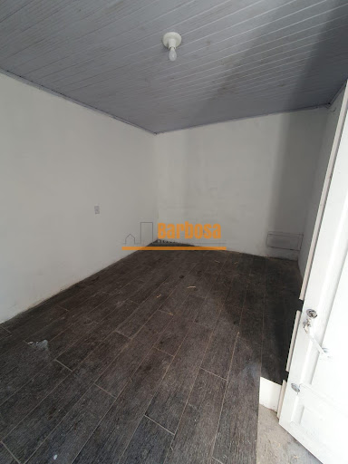 Casa no Centro de Pelotas para locação, 55,1m², 1 dormitório e Pátio por R$ 1.200.